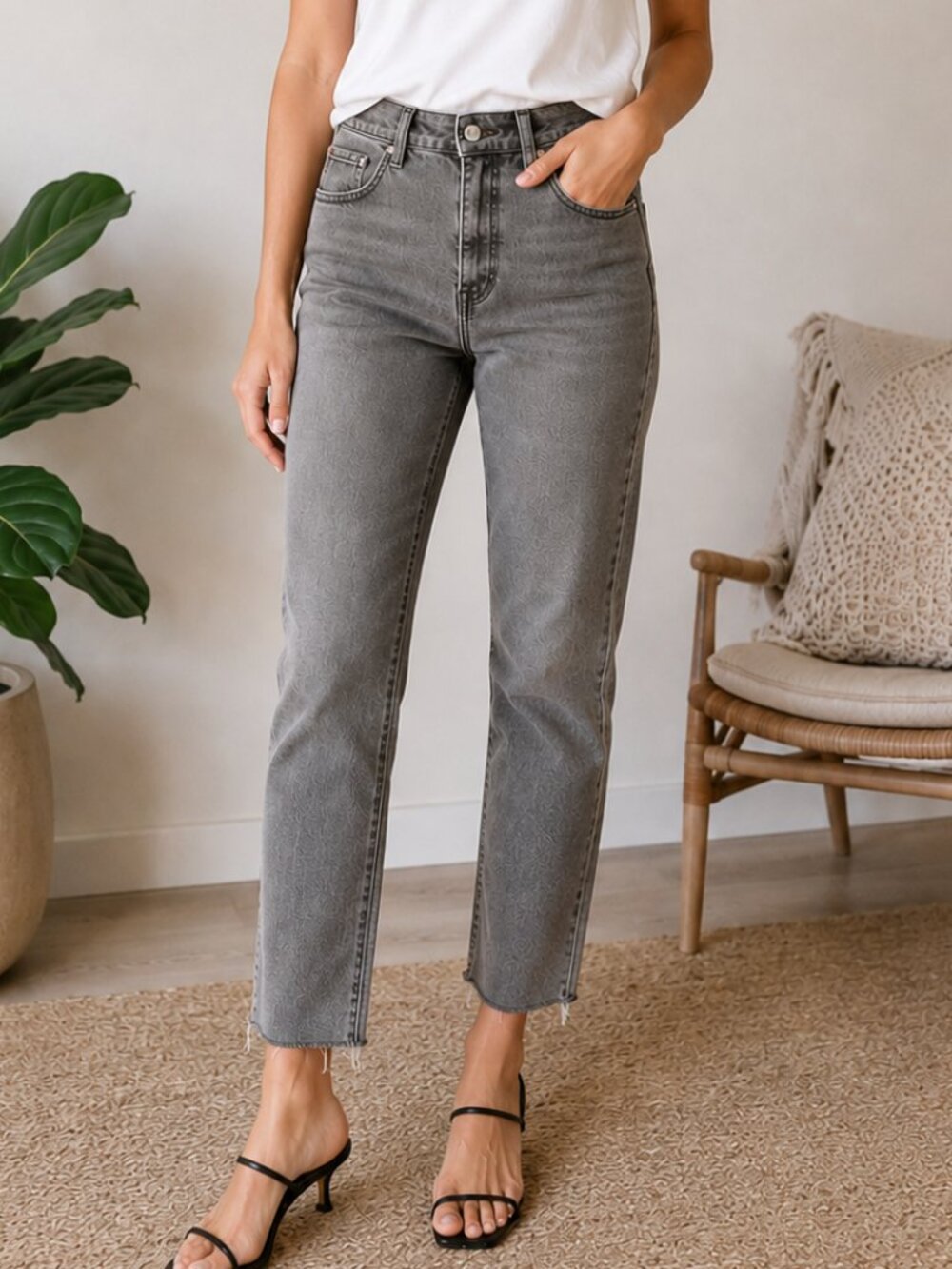Express Cropped Straight Leg High Rise Stretch Jean in Grey Wash Size 10R